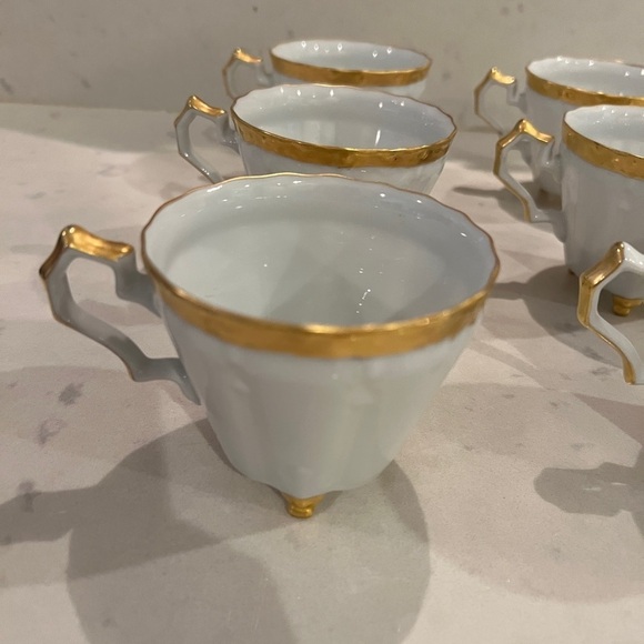 Set of 6 footed white bone china tea cups with gold trim around the rim, handle - Picture 2 of 13